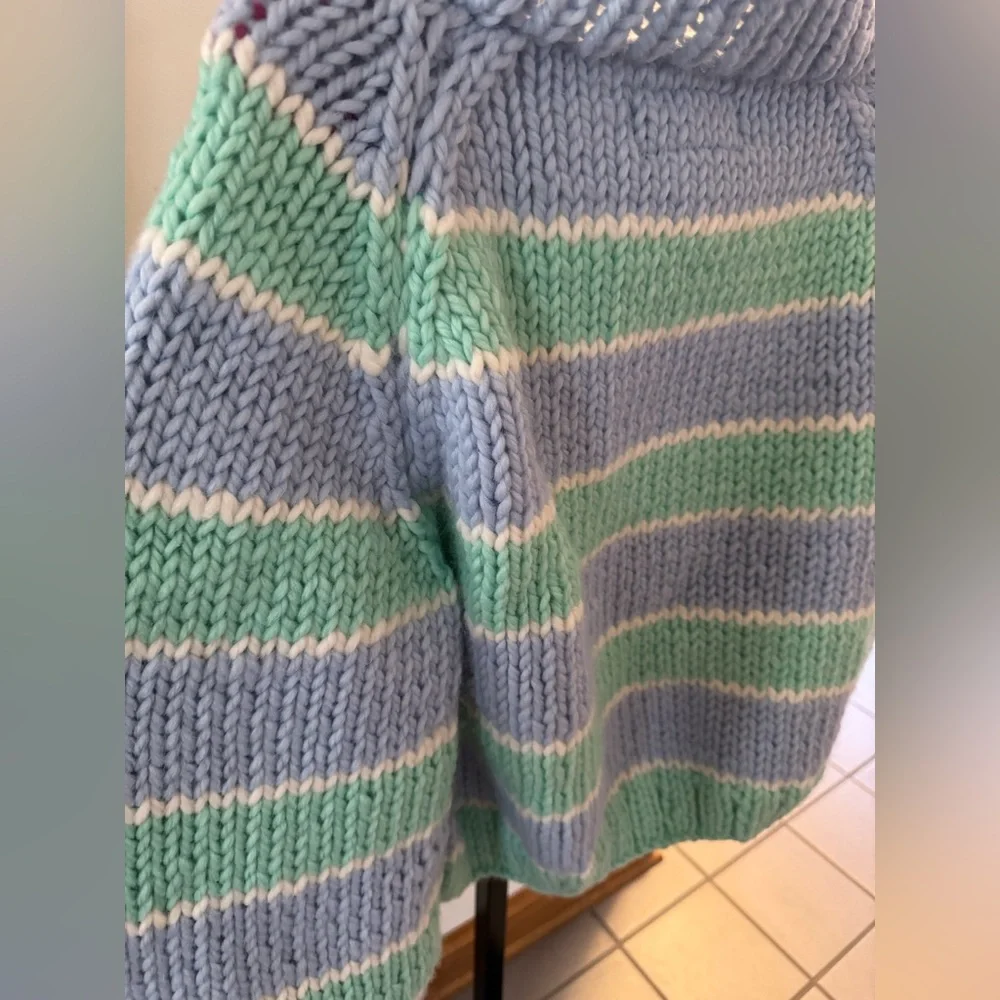 NIB Women’s O/S GOGO Sweaters Stripe Pullover Opal/Blue Bird/Snow - Picture 8 of 11